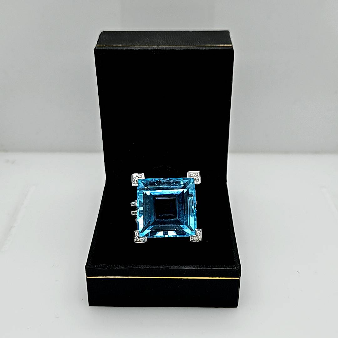 14K Blue Topaz & Diamond Ring-Estate