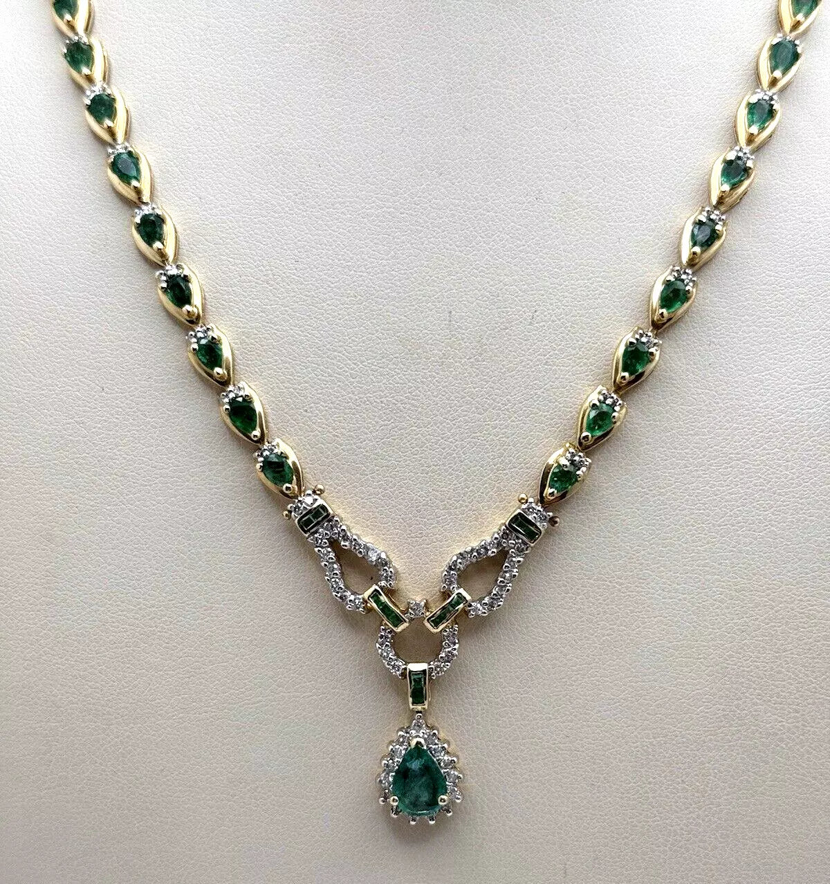 Vintage Estate 14k Gold Fine Precious Emerald And Diamond Toggle Necklace 1.00ct