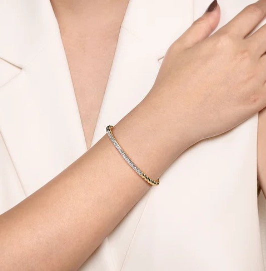 14K Yellow Gold Diamond Pavé Bar Bujukan Split Bangle