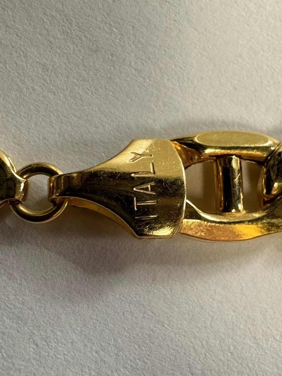 14k Yellow Gold Gucci Link 9 Inch Bracelet 10.3 Grams