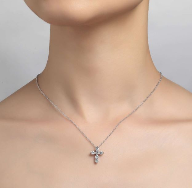 1.02 CTW Cross Pendant Necklace